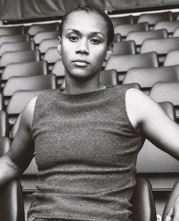 Naomi Bedeau in Portrait